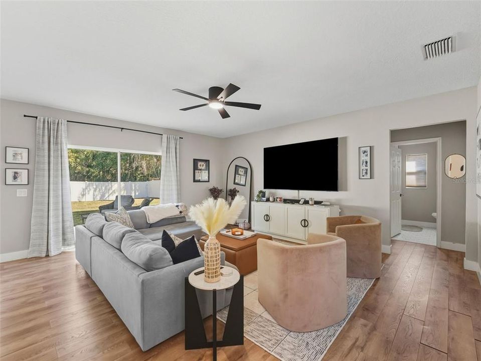 En Venta: $625,000 (4 camas, 3 baños, 2365 Pies cuadrados)