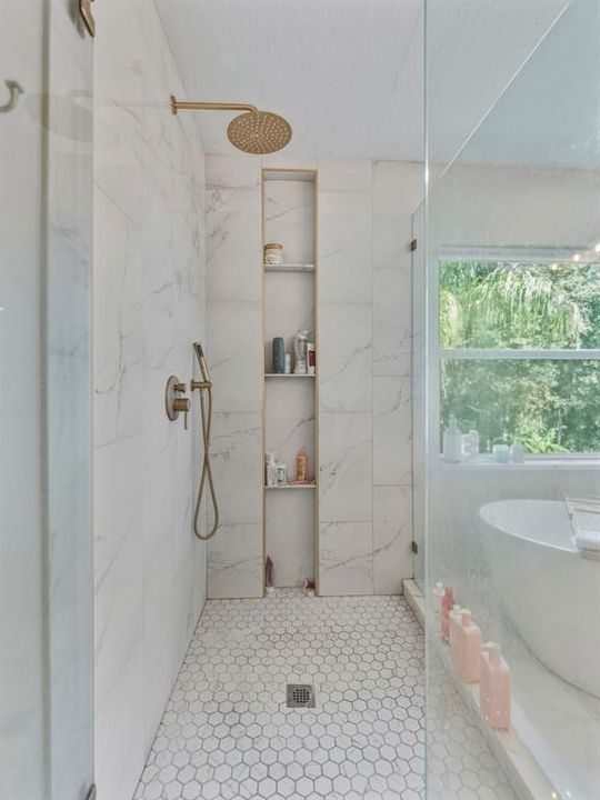 En Venta: $625,000 (4 camas, 3 baños, 2365 Pies cuadrados)