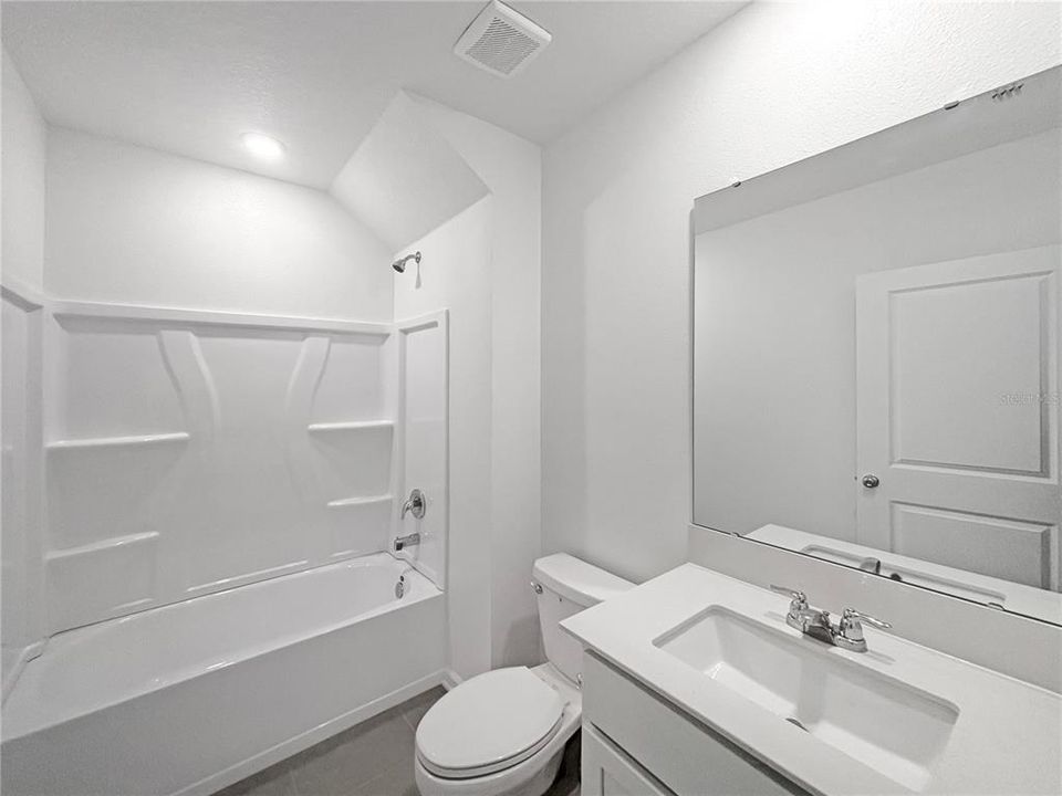 En Renta: $2,600 (5 camas, 3 baños, 2451 Pies cuadrados)