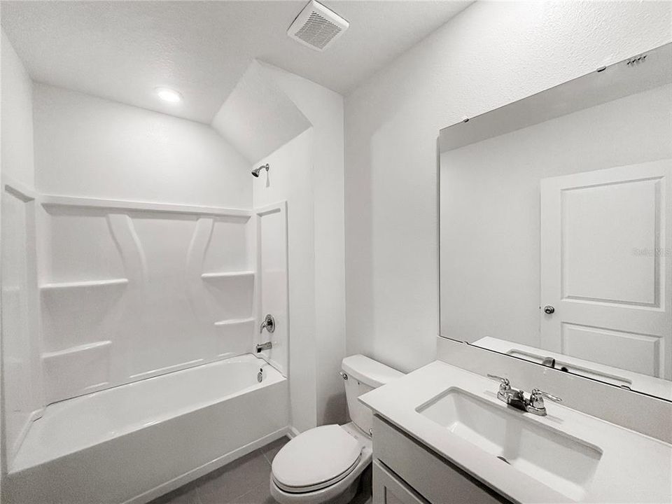 En Renta: $2,600 (5 camas, 3 baños, 2451 Pies cuadrados)