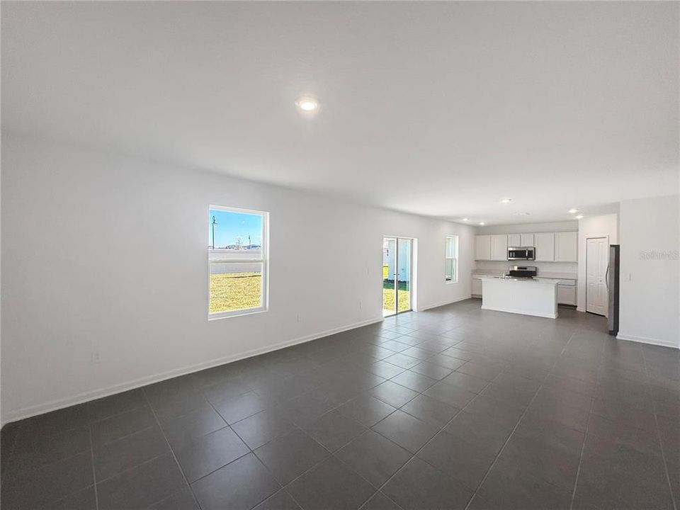 En Renta: $2,600 (5 camas, 3 baños, 2451 Pies cuadrados)