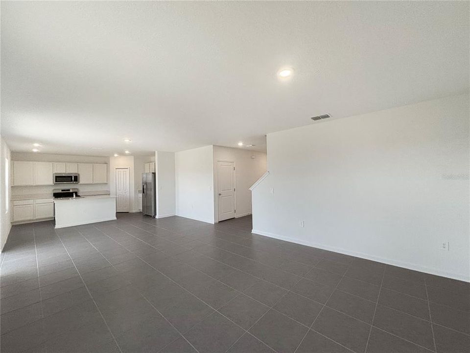 En Renta: $2,600 (5 camas, 3 baños, 2451 Pies cuadrados)