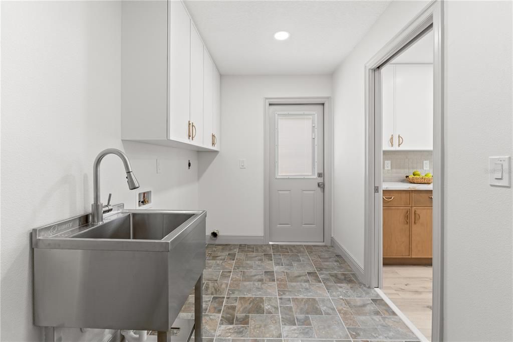 待售: $519,000 (4 贝兹, 2 浴室, 1664 平方英尺)