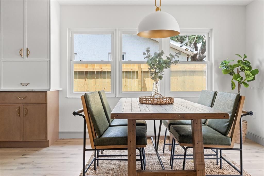 待售: $519,000 (4 贝兹, 2 浴室, 1664 平方英尺)