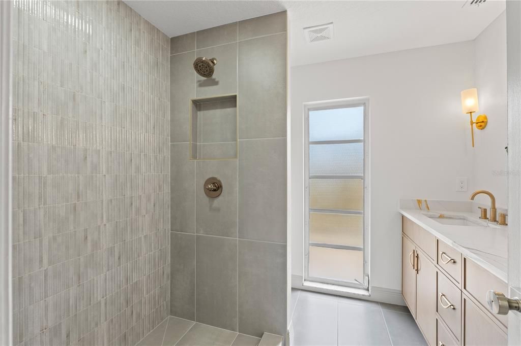 待售: $519,000 (4 贝兹, 2 浴室, 1664 平方英尺)