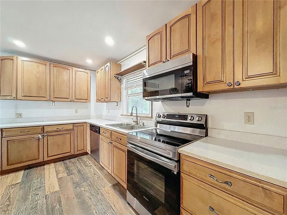 En Venta: $399,900 (3 camas, 2 baños, 1248 Pies cuadrados)