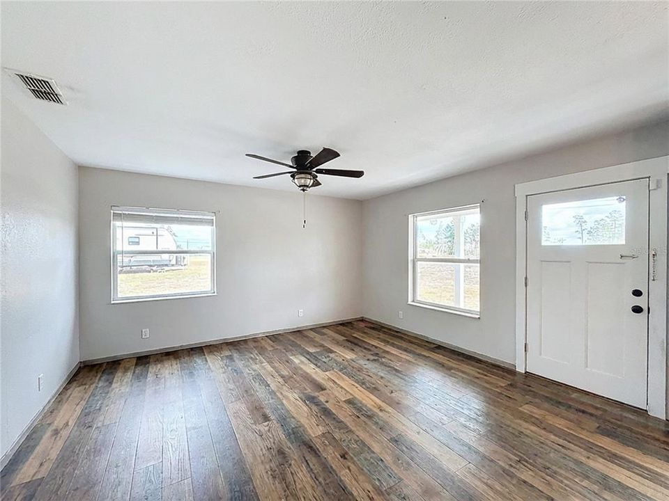 En Venta: $399,900 (3 camas, 2 baños, 1248 Pies cuadrados)