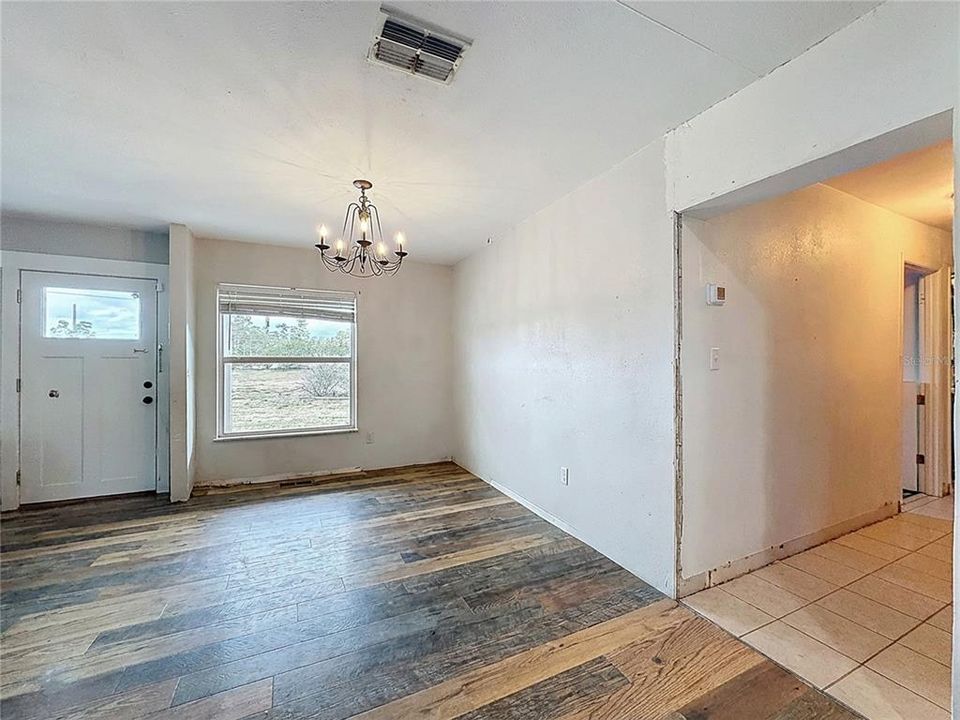 En Venta: $399,900 (3 camas, 2 baños, 1248 Pies cuadrados)