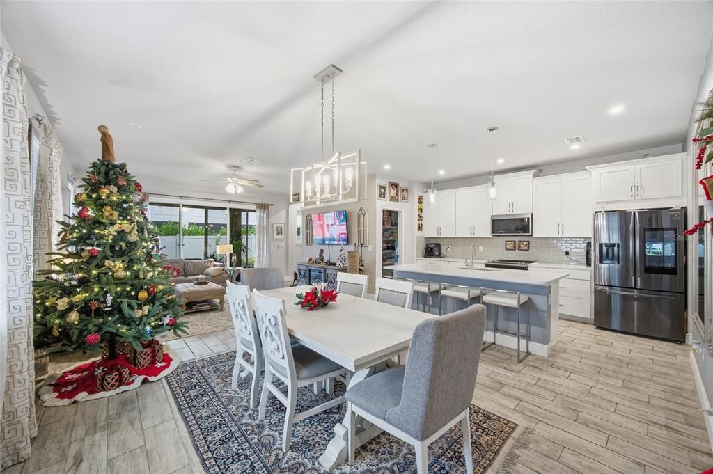 En Venta: $460,000 (3 camas, 2 baños, 2281 Pies cuadrados)