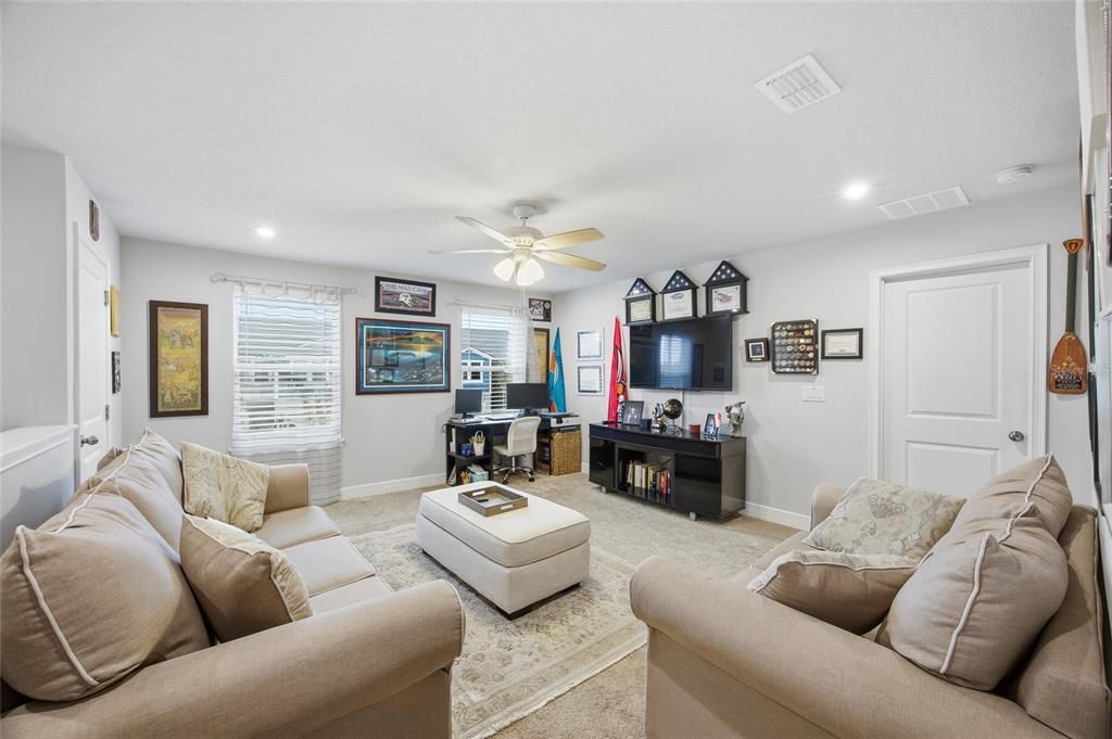 En Venta: $460,000 (3 camas, 2 baños, 2281 Pies cuadrados)