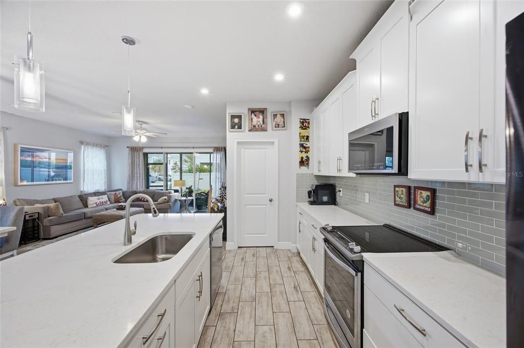 En Venta: $460,000 (3 camas, 2 baños, 2281 Pies cuadrados)