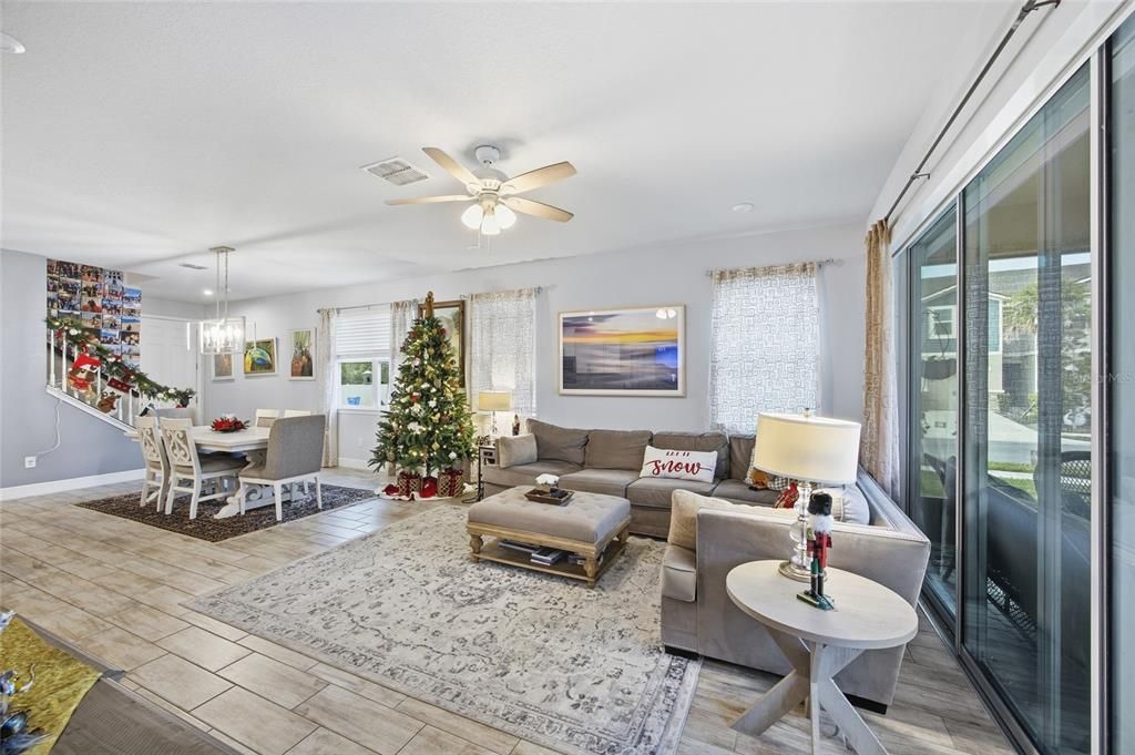 En Venta: $460,000 (3 camas, 2 baños, 2281 Pies cuadrados)