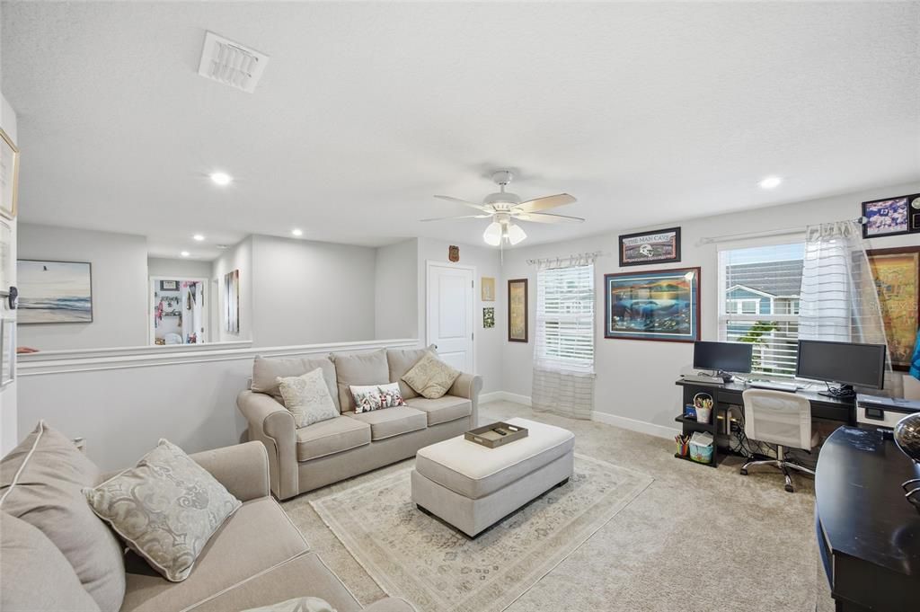 En Venta: $460,000 (3 camas, 2 baños, 2281 Pies cuadrados)