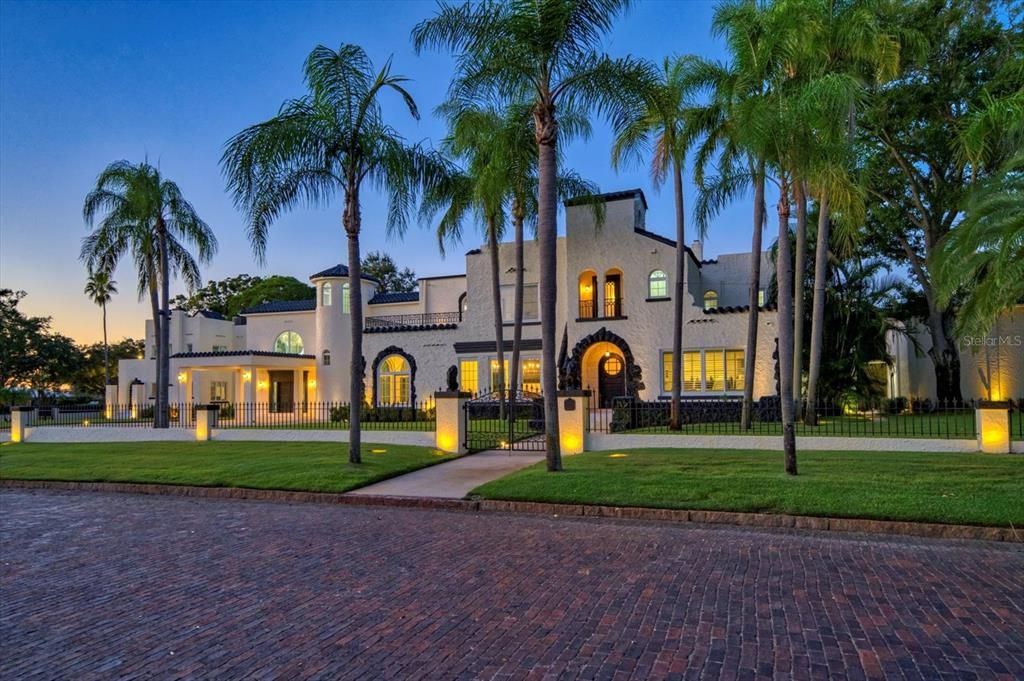 En Venta: $3,995,000 (5 camas, 5 baños, 10291 Pies cuadrados)