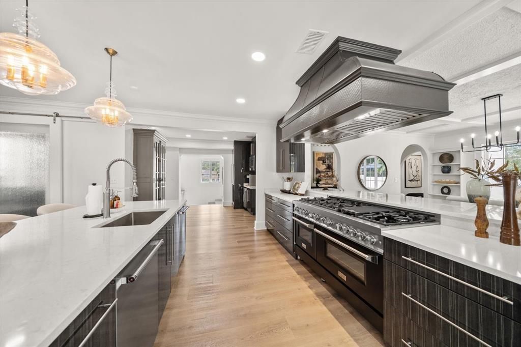 На продажу: $3,995,000 (5 спален, 5 ванн, 10291 Квадратных фут)