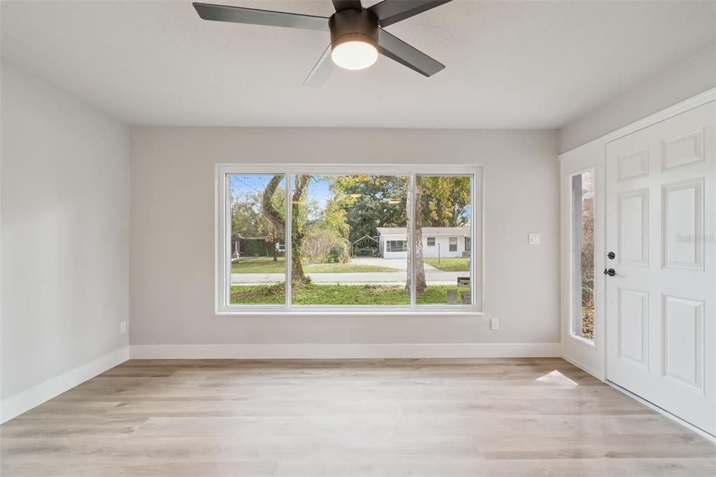 For Sale: $335,000 (3 beds, 1 baths, 1188 Square Feet)