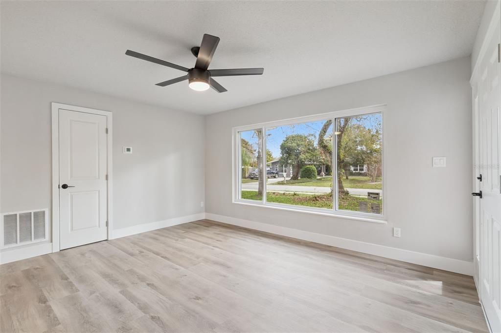 For Sale: $335,000 (3 beds, 1 baths, 1188 Square Feet)