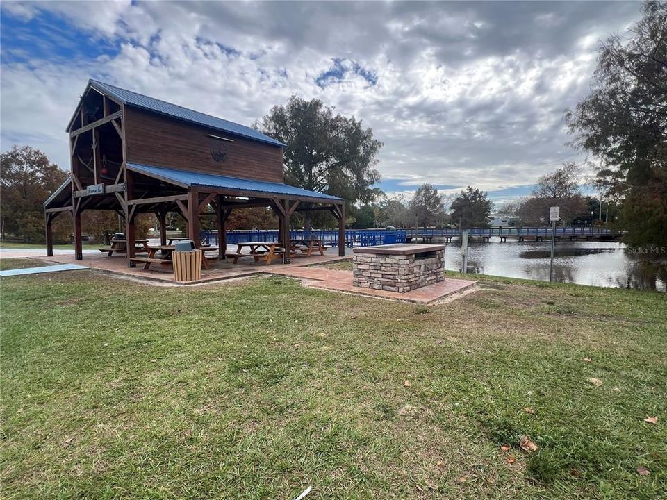 For Sale: $335,000 (3 beds, 1 baths, 1188 Square Feet)