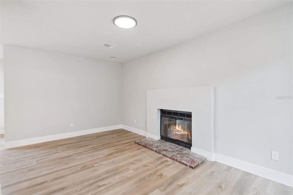 For Sale: $335,000 (3 beds, 1 baths, 1188 Square Feet)