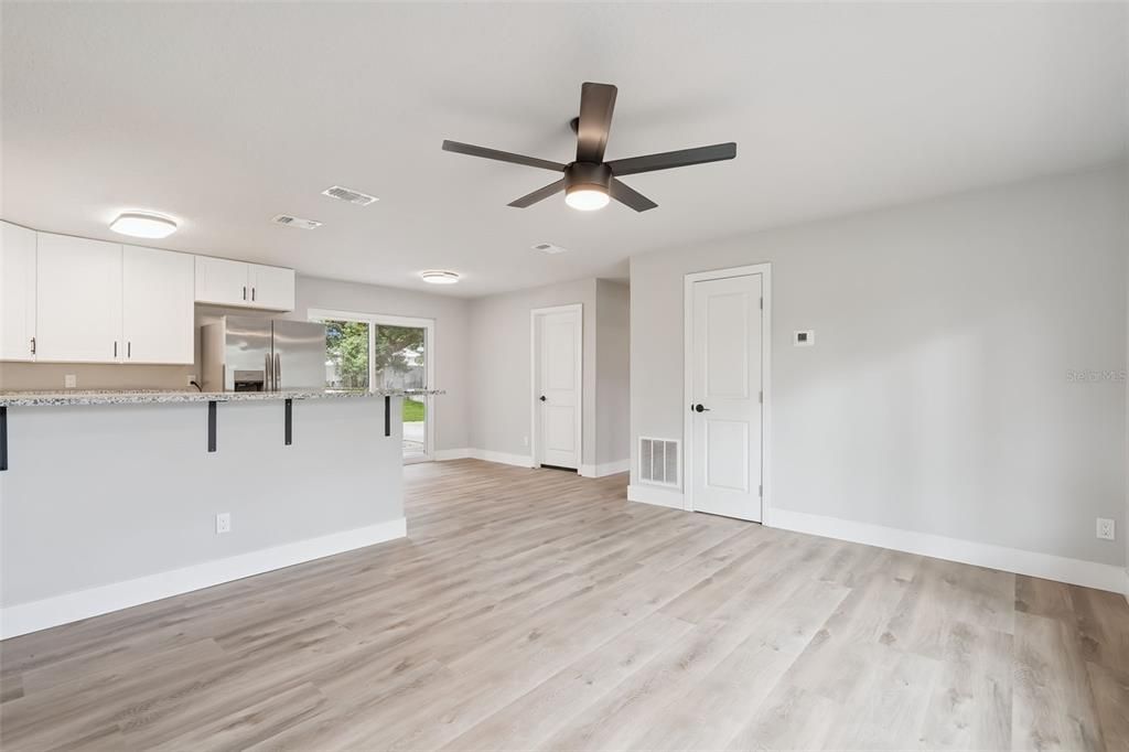 For Sale: $335,000 (3 beds, 1 baths, 1188 Square Feet)