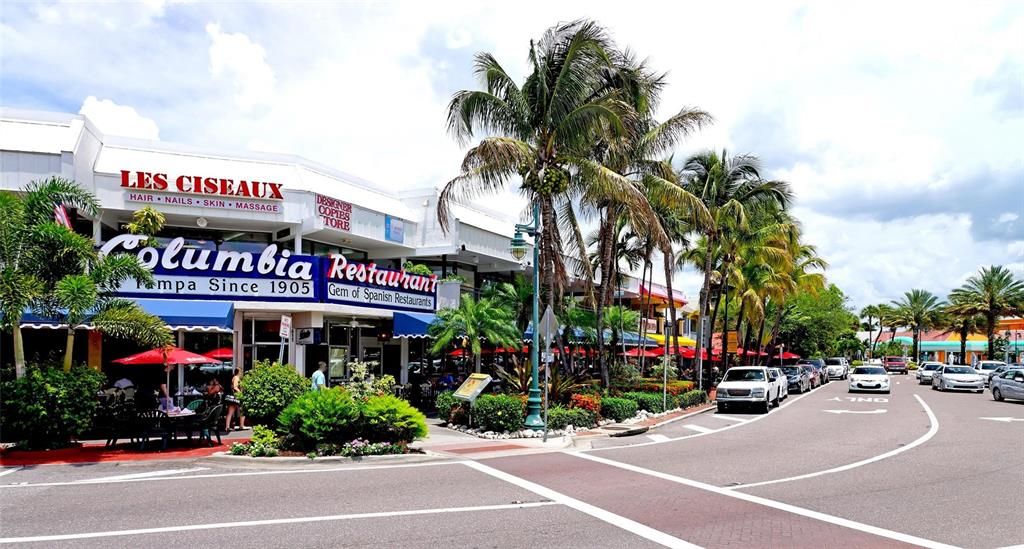 出租: $20,000 (4 贝兹, 4 浴室, 2943 平方英尺)