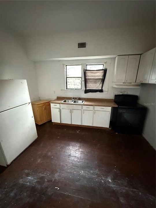 For Sale: $295,000 (4 beds, 0 baths, 2110 Square Feet)