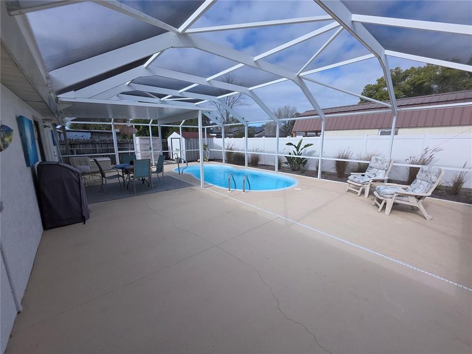 На продажу: $250,000 (2 спален, 1 ванн, 1152 Квадратных фут)