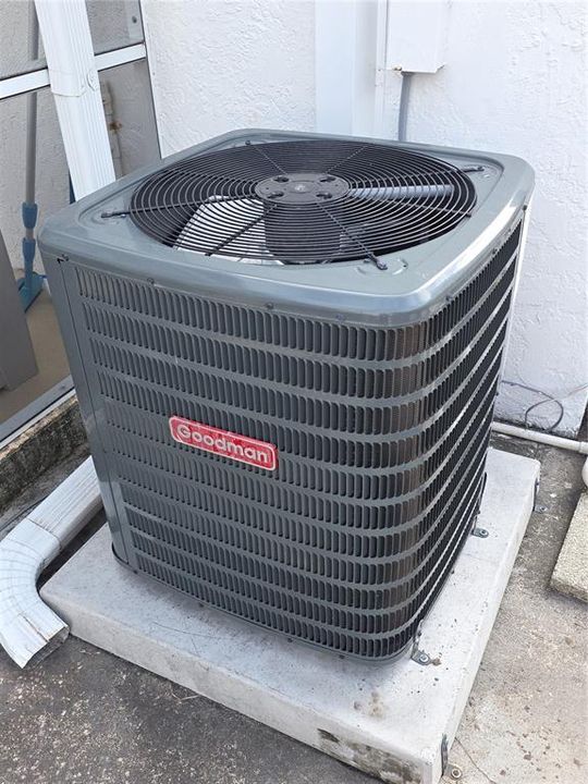 На продажу: $250,000 (2 спален, 1 ванн, 1152 Квадратных фут)