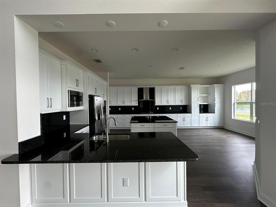 В аренду: $5,500 (5 спален, 5 ванн, 4501 Квадратных фут)