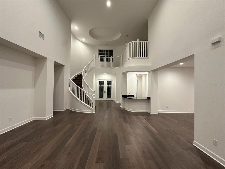 В аренду: $5,500 (5 спален, 5 ванн, 4501 Квадратных фут)