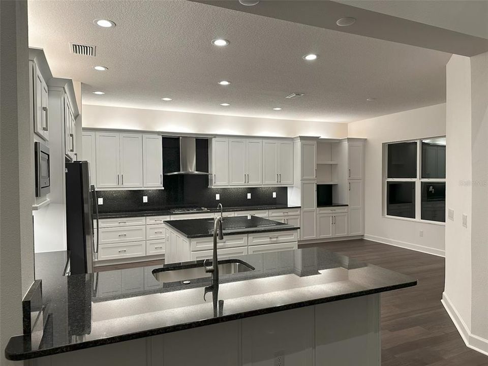 В аренду: $5,500 (5 спален, 5 ванн, 4501 Квадратных фут)