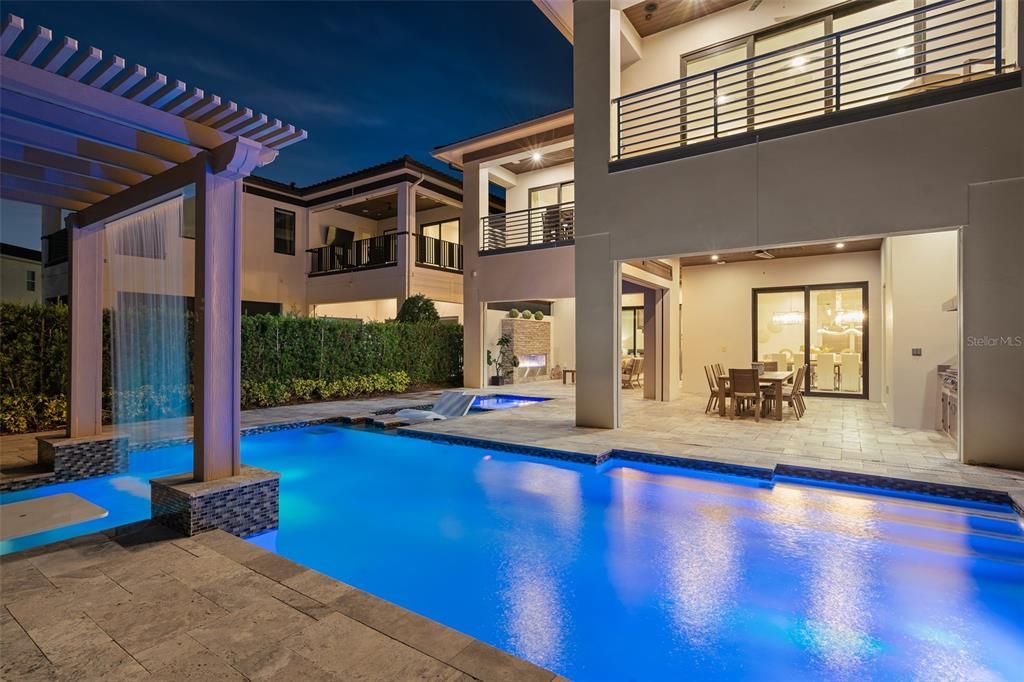 En Venta: $2,495,000 (8 camas, 8 baños, 5625 Pies cuadrados)