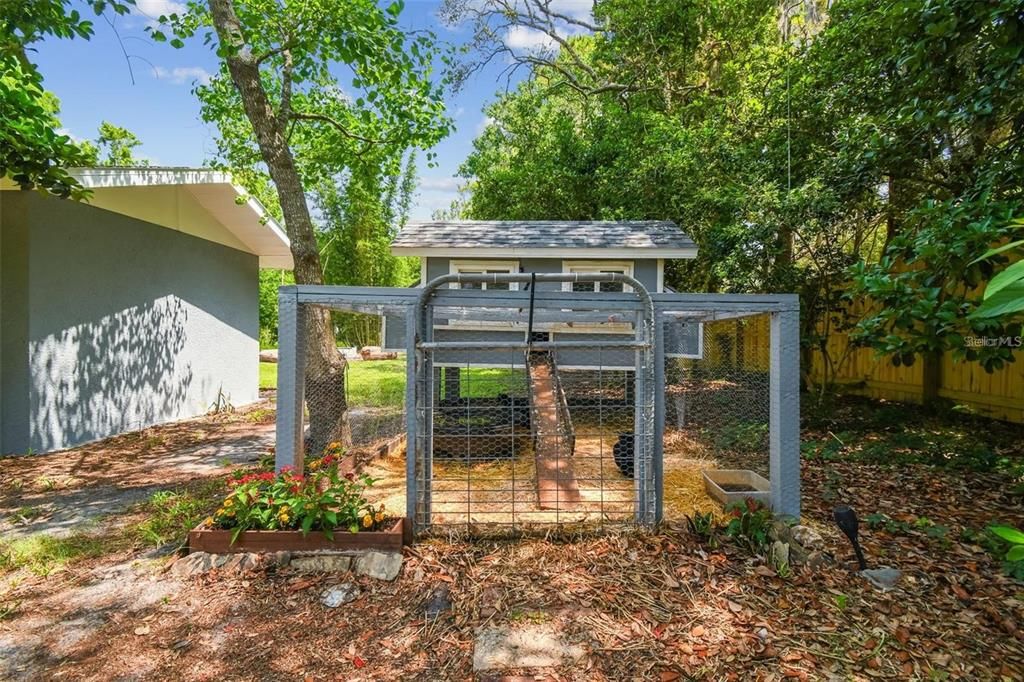 For Sale: $550,000 (3 beds, 2 baths, 1785 Square Feet)