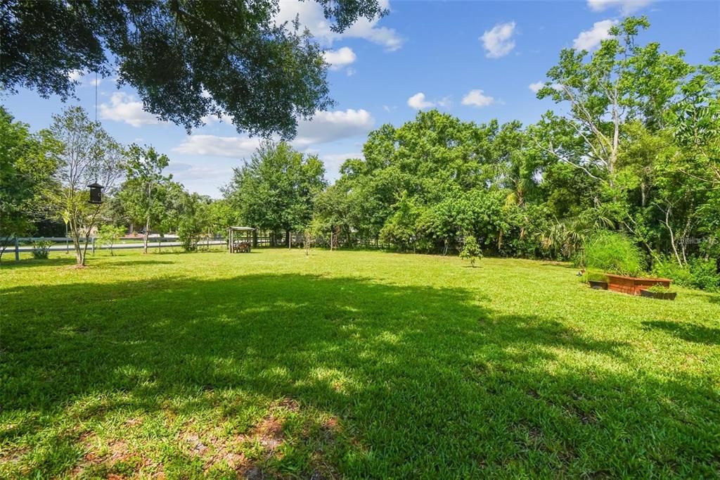 For Sale: $550,000 (3 beds, 2 baths, 1785 Square Feet)