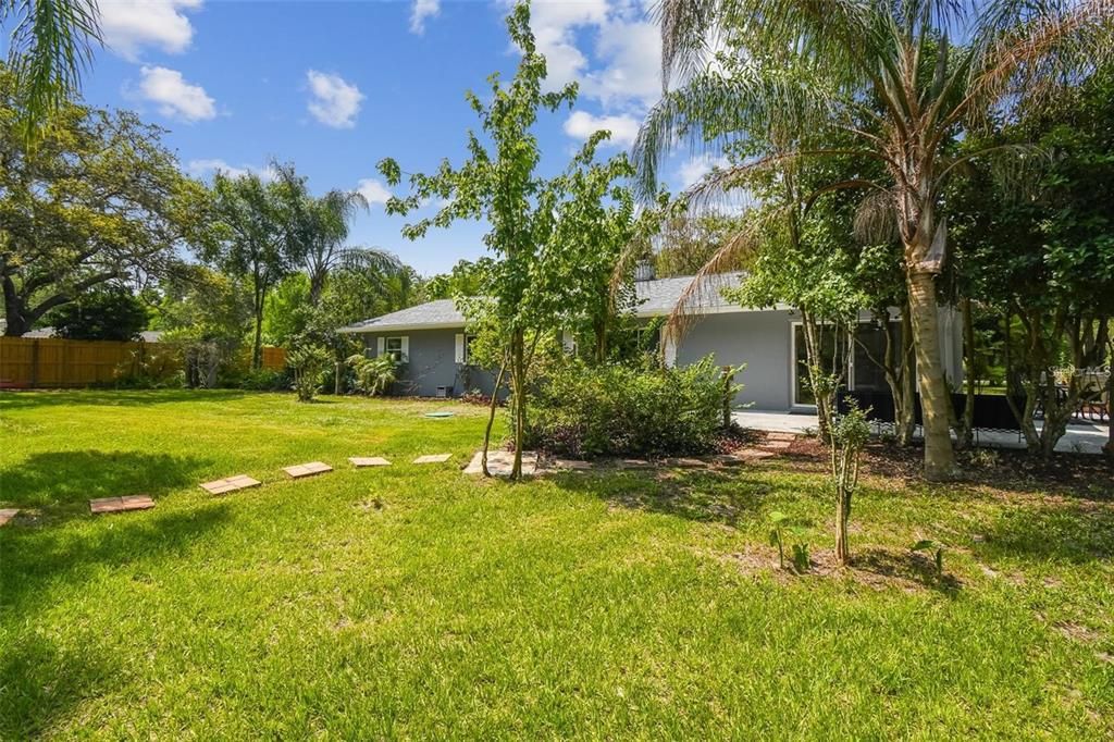 For Sale: $550,000 (3 beds, 2 baths, 1785 Square Feet)