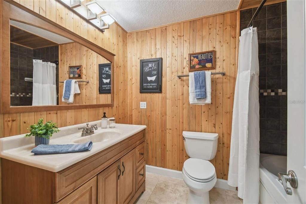 For Sale: $550,000 (3 beds, 2 baths, 1785 Square Feet)