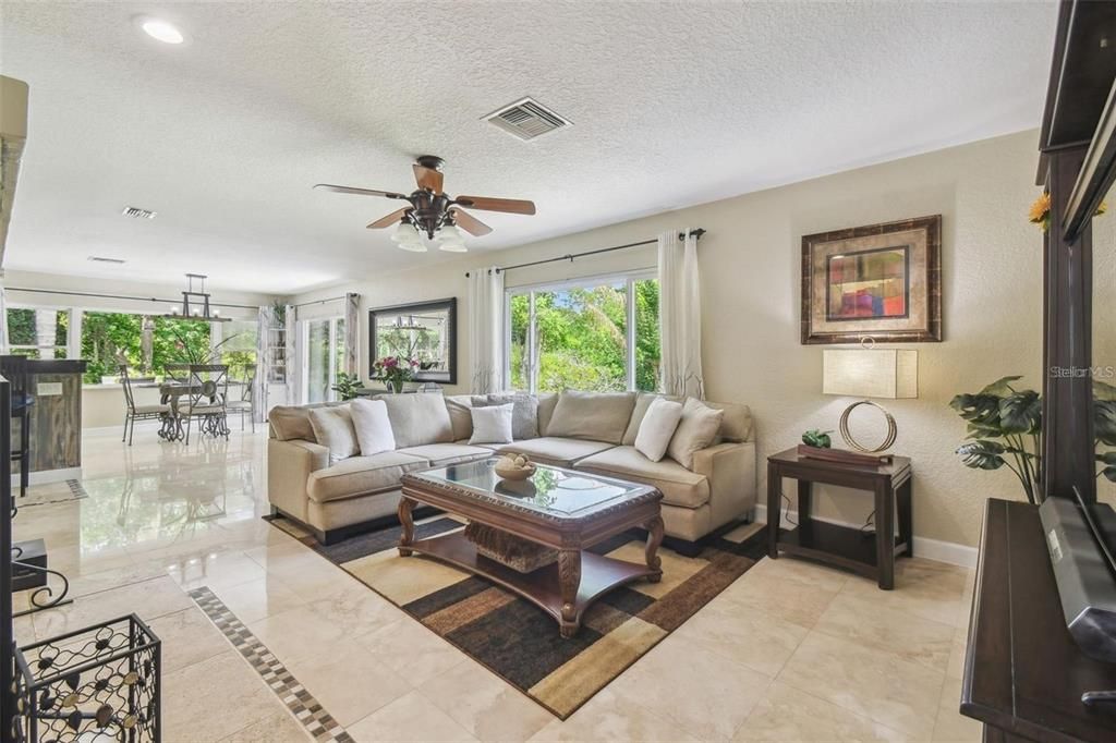 For Sale: $550,000 (3 beds, 2 baths, 1785 Square Feet)