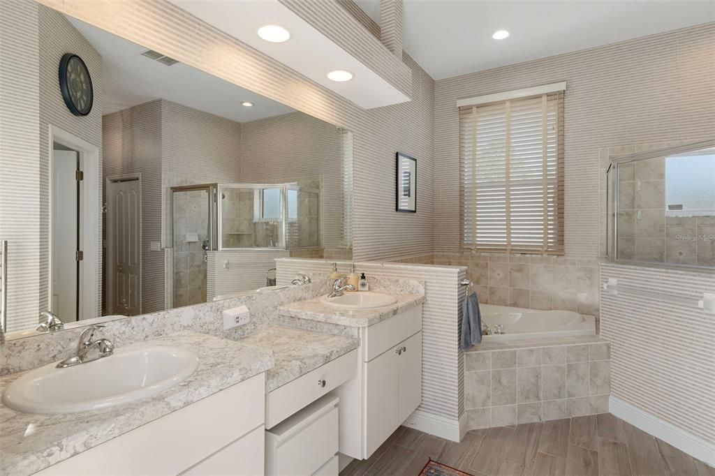 待售: $499,900 (3 贝兹, 3 浴室, 2398 平方英尺)