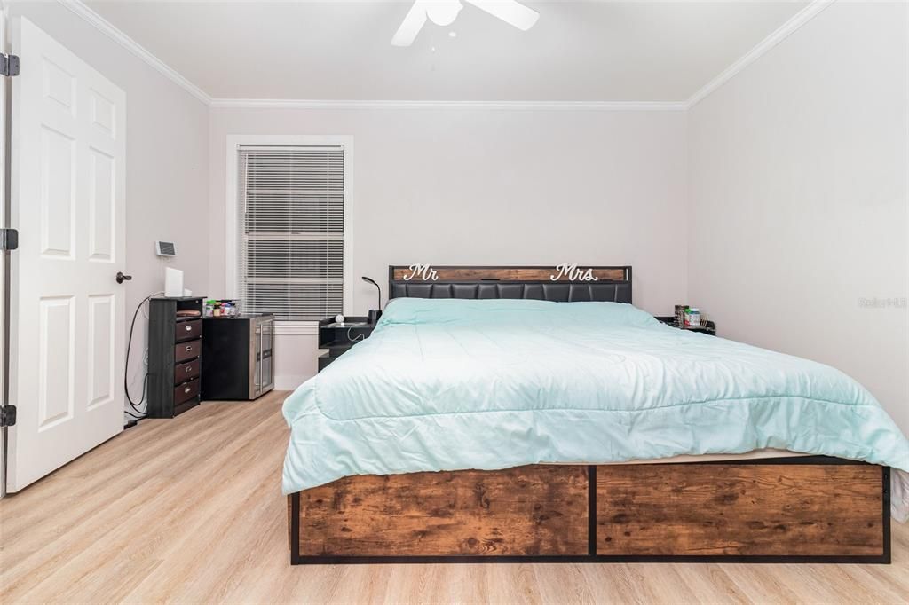 For Sale: $339,900 (4 beds, 2 baths, 1467 Square Feet)