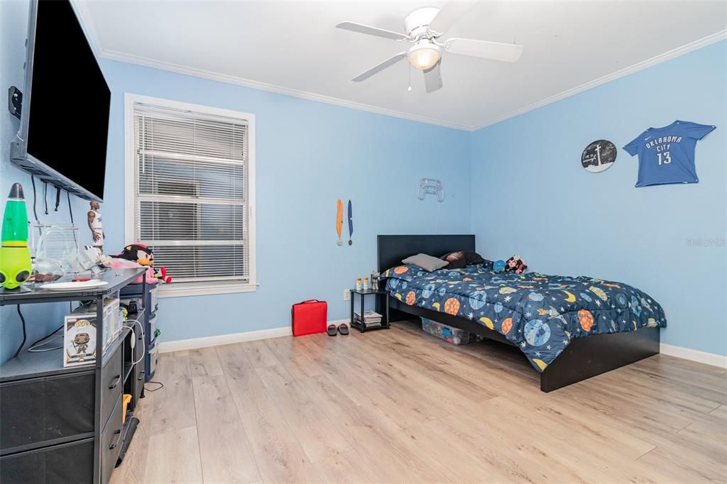 For Sale: $339,900 (4 beds, 2 baths, 1467 Square Feet)