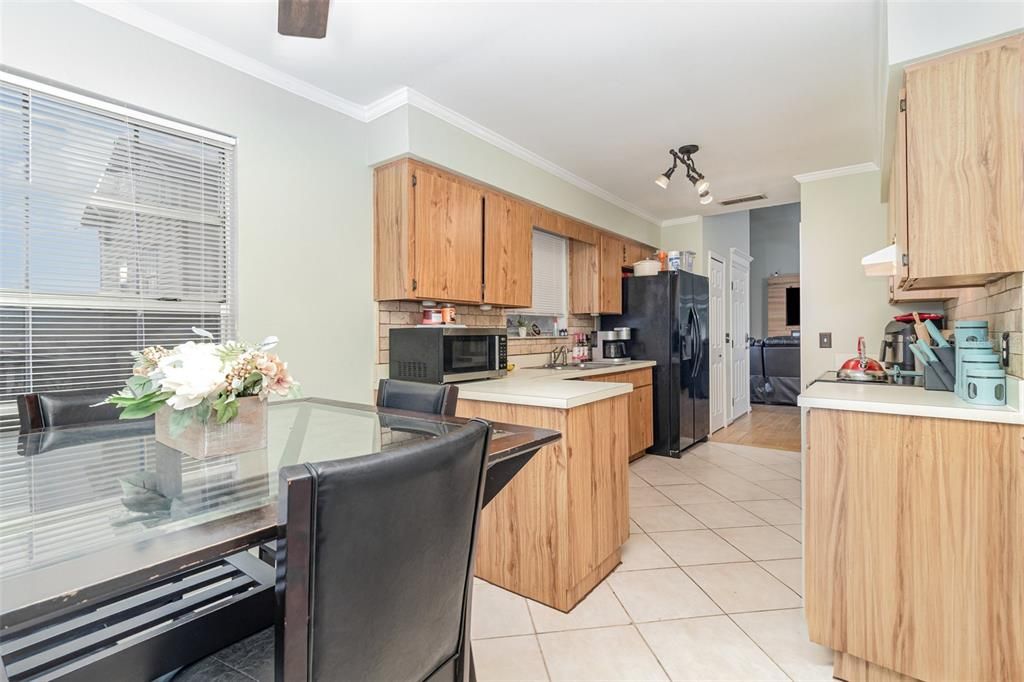 For Sale: $339,900 (4 beds, 2 baths, 1467 Square Feet)