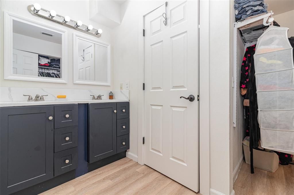 For Sale: $339,900 (4 beds, 2 baths, 1467 Square Feet)