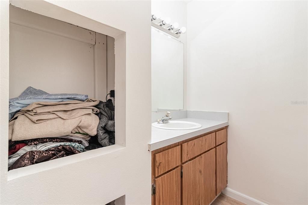 For Sale: $339,900 (4 beds, 2 baths, 1467 Square Feet)