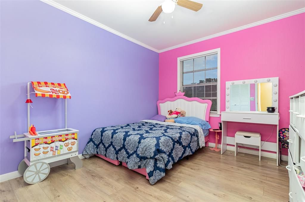 For Sale: $339,900 (4 beds, 2 baths, 1467 Square Feet)