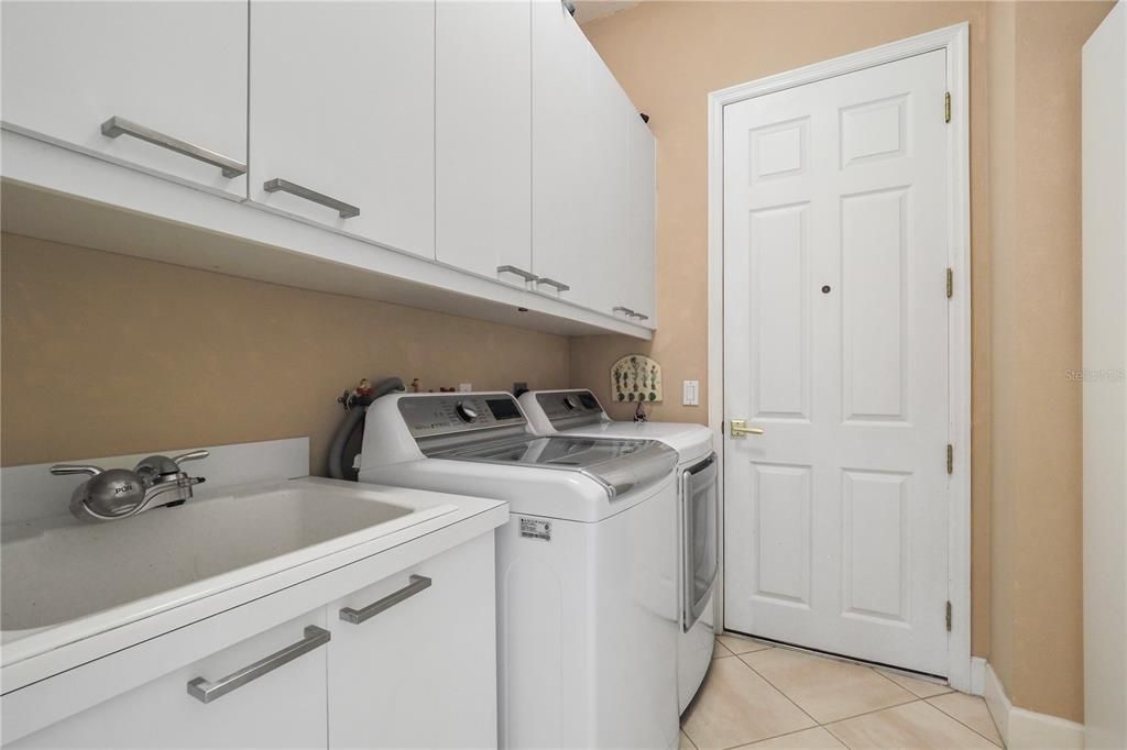 En Venta: $665,000 (4 camas, 4 baños, 3241 Pies cuadrados)