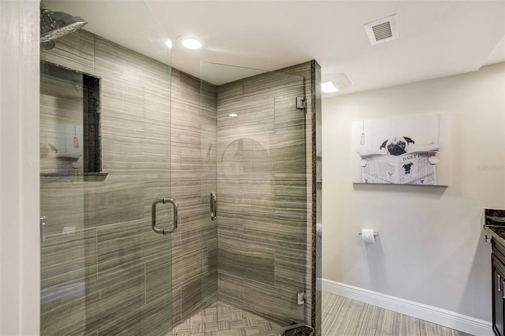 For Sale: $699,000 (2 beds, 2 baths, 1394 Square Feet)