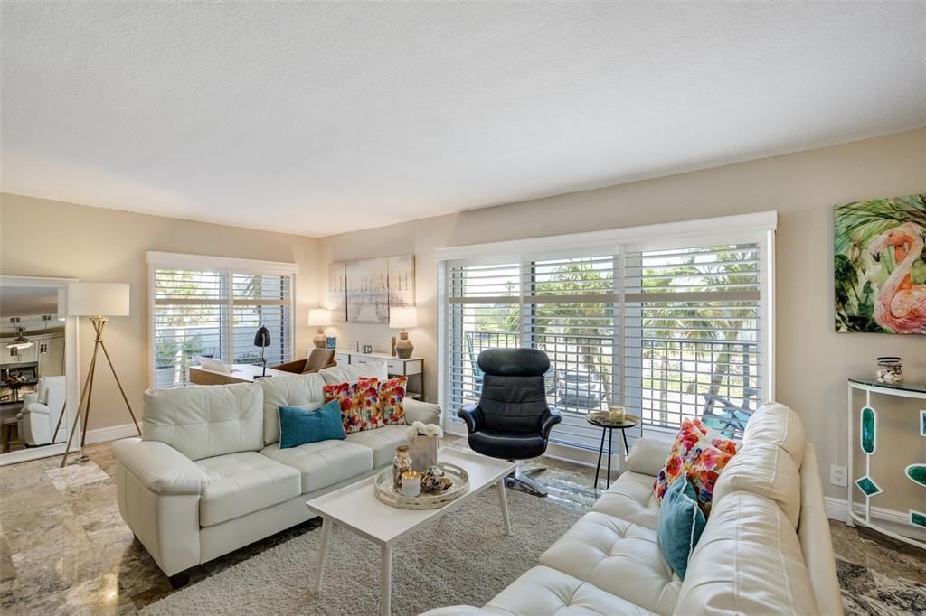 For Sale: $699,000 (2 beds, 2 baths, 1394 Square Feet)