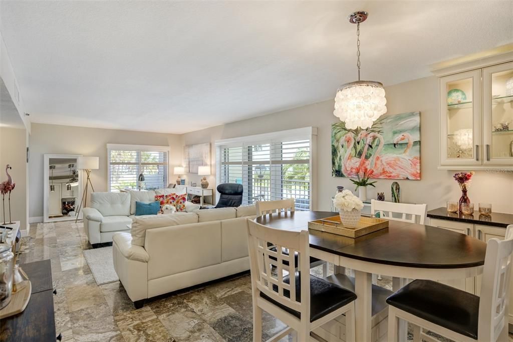 For Sale: $699,000 (2 beds, 2 baths, 1394 Square Feet)