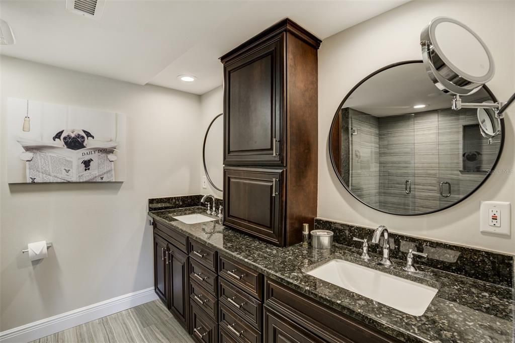 For Sale: $699,000 (2 beds, 2 baths, 1394 Square Feet)