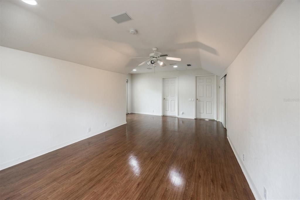 For Sale: $899,900 (5 beds, 4 baths, 3559 Square Feet)